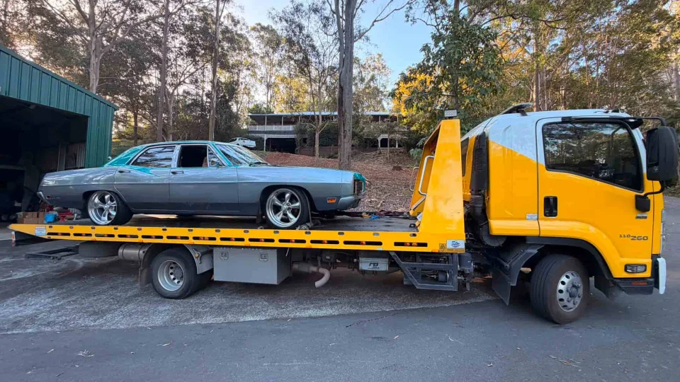 Tilt tray towing Brisbane